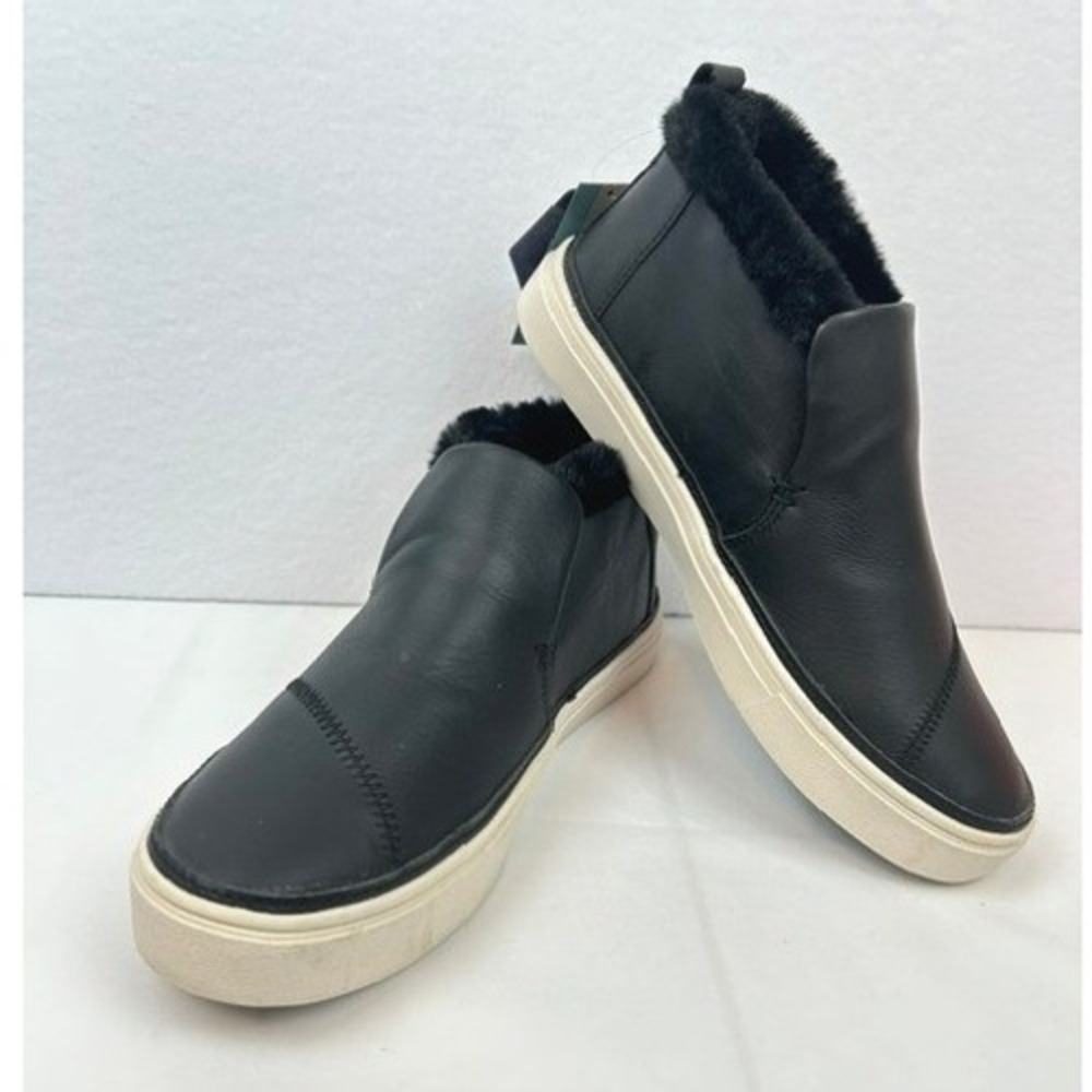NWT TOMS Paxton Slip-On Ankle Boots Black Leather‎ Faux Fur Women 6.5
